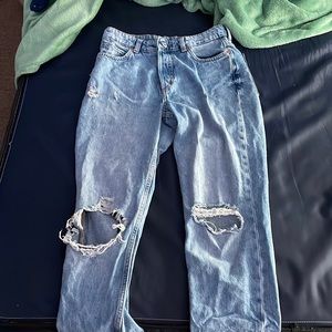 Boyfriend low waisted jeans (not really that low waisted)